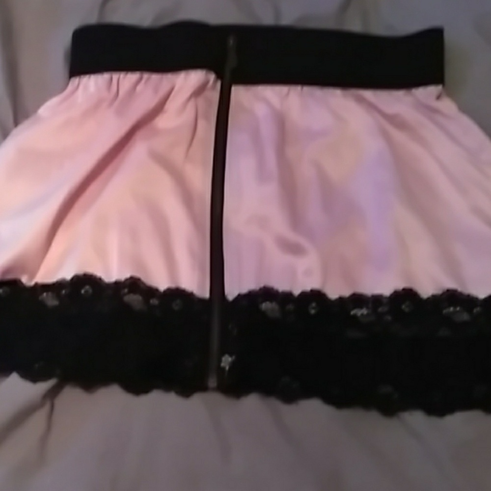 Lace skirt